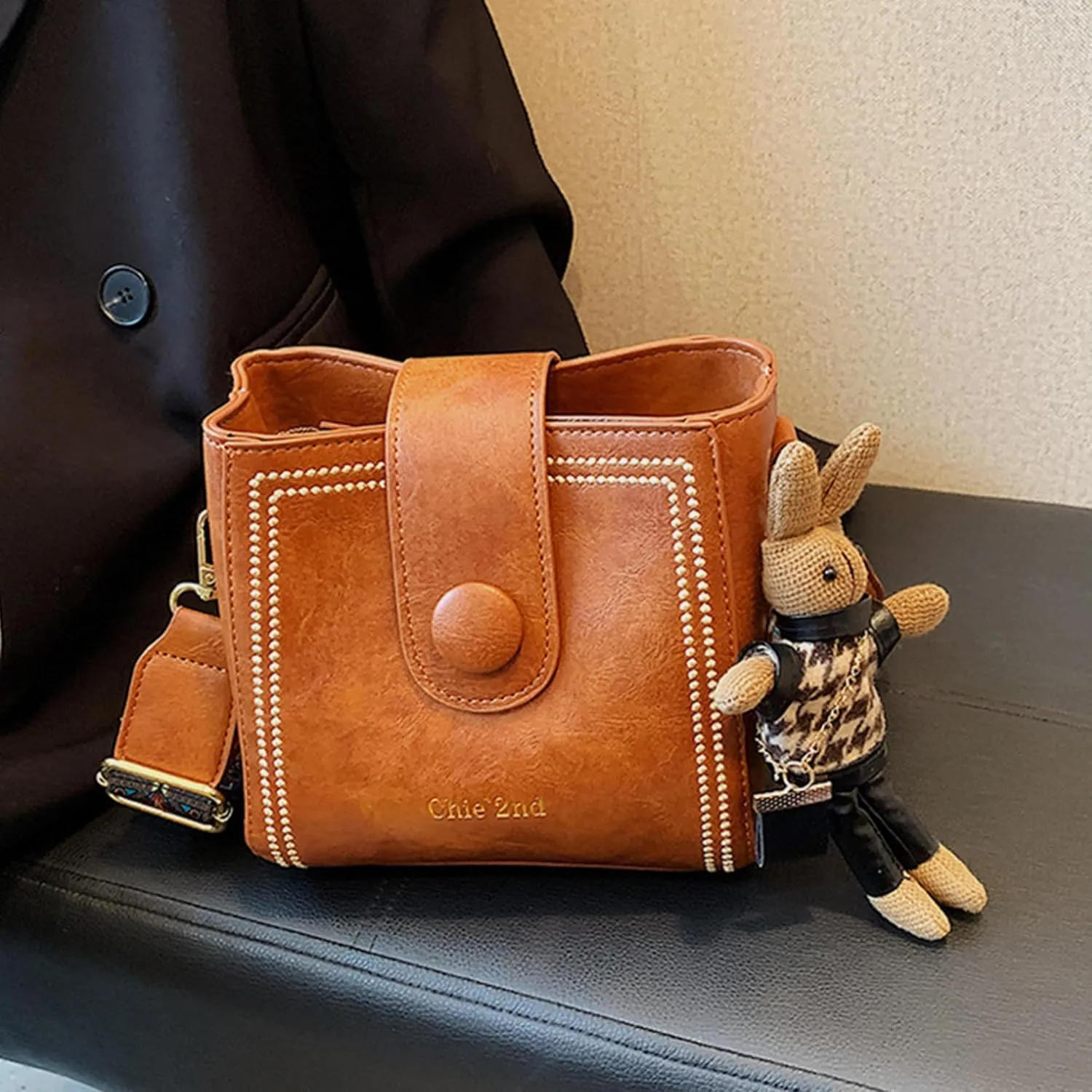 Bootara Bucket Bag Vintage Crossbody Bag With Bunny Charm Small Womens Retro Water Bucket Shoulder Bag
