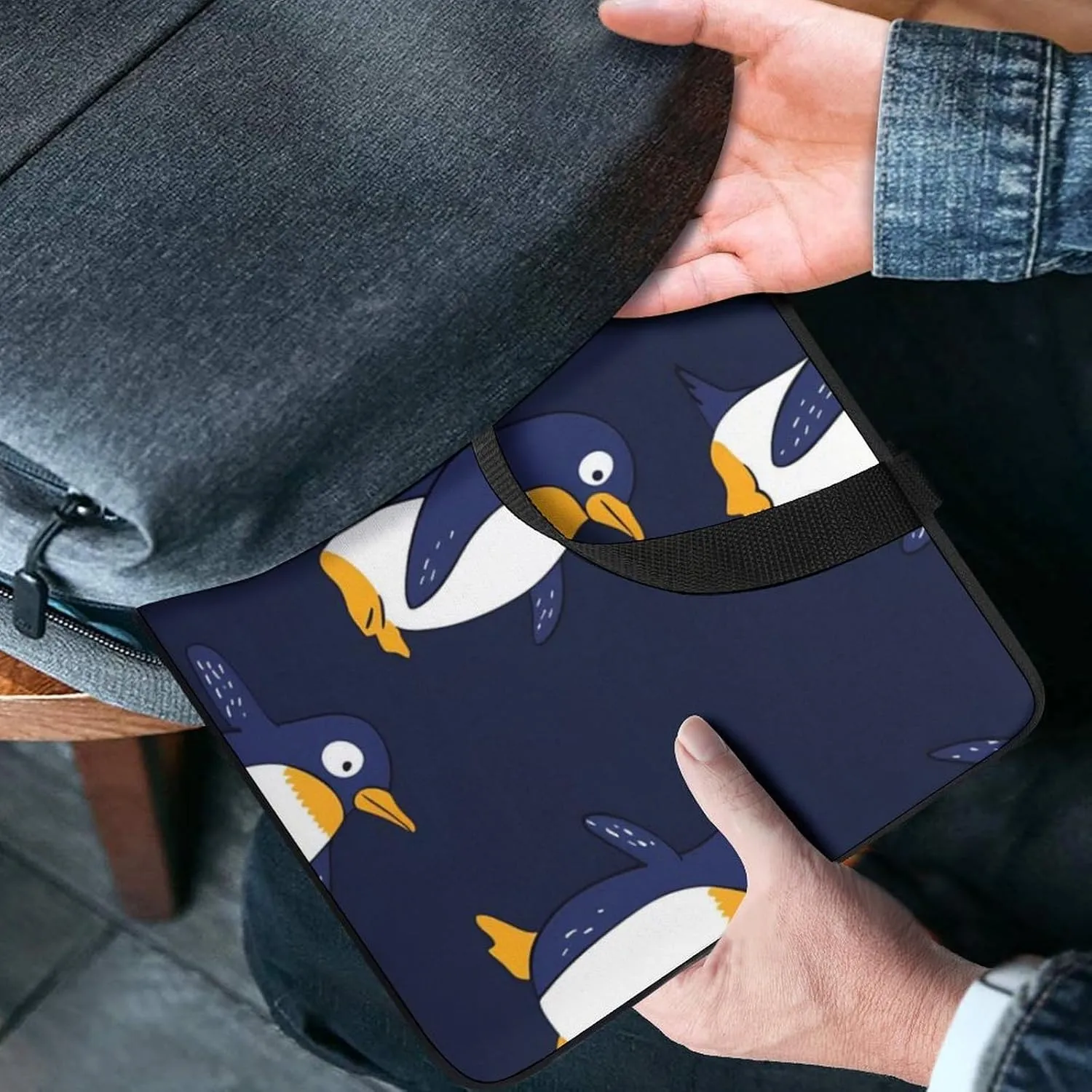 Cute Penguin Pattern Laptop Sleeve Bag Computer Carrying Case Laptops Protective Cover for Travel Business