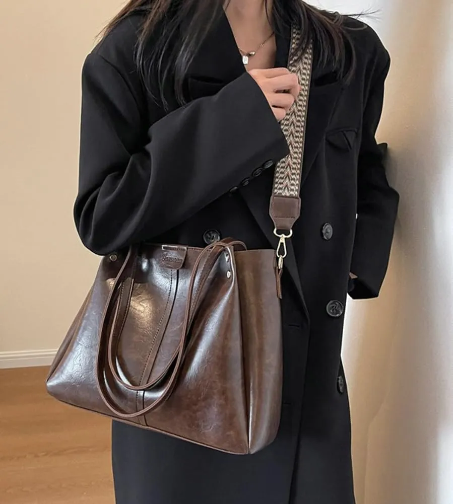 Purses for Women Vegan Leather Crossbody Bags Retro Shoulder Bag Hobo Handbag with Wide Adjustable Strap